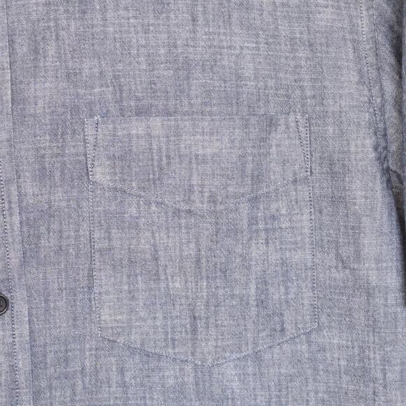 Banana Republic Men’s Blue Button down Casual shirt. Size large. - Picture 2 of 4